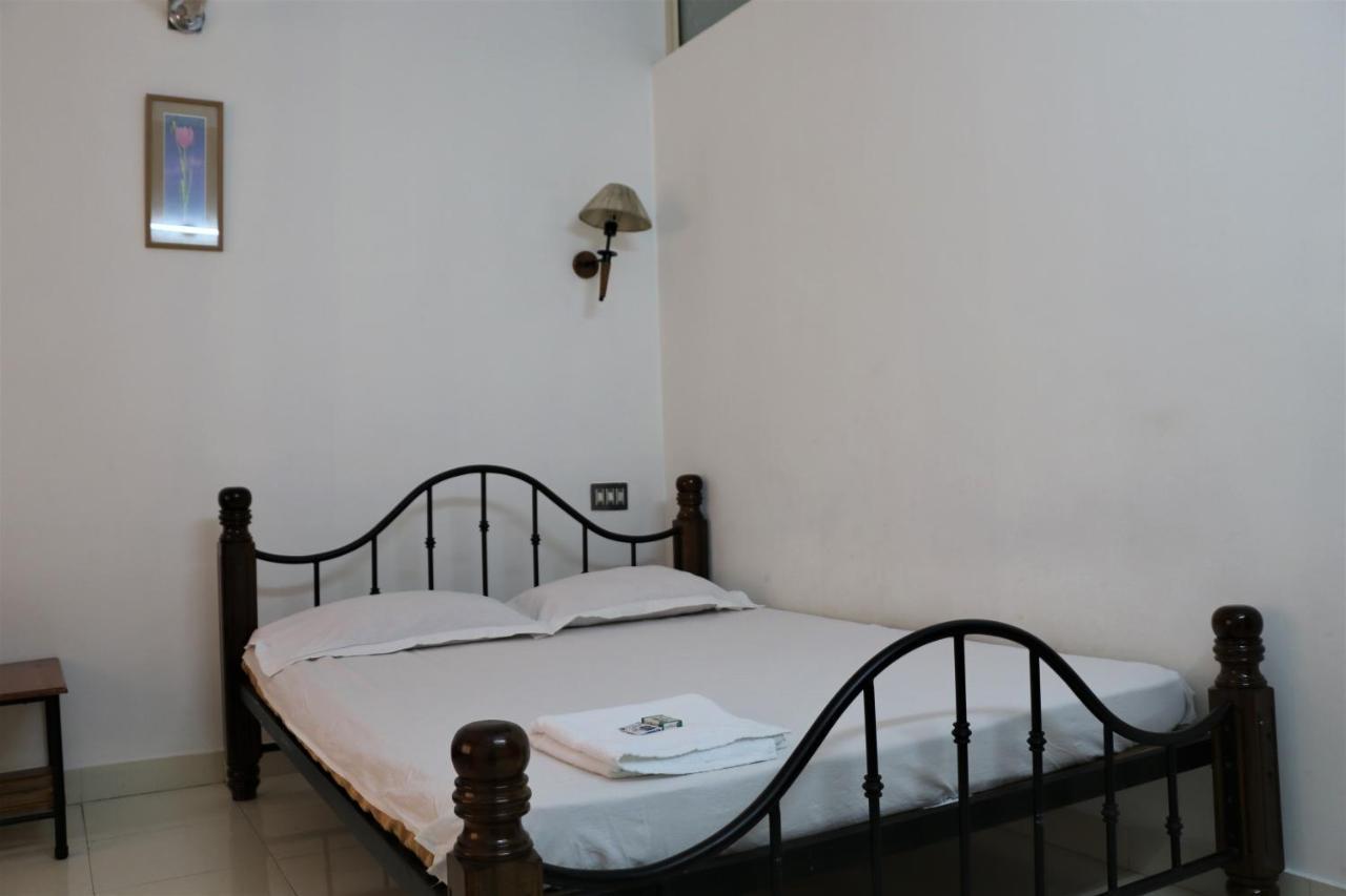 East Coast Hotel Thiruvananthapuram Екстериор снимка