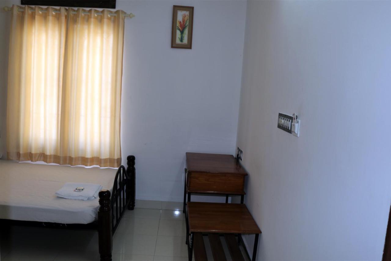 East Coast Hotel Thiruvananthapuram Екстериор снимка