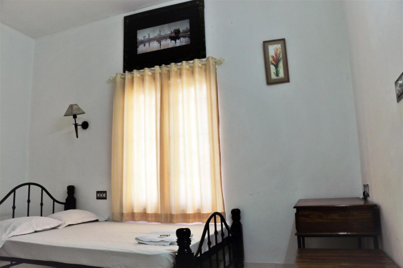 East Coast Hotel Thiruvananthapuram Екстериор снимка