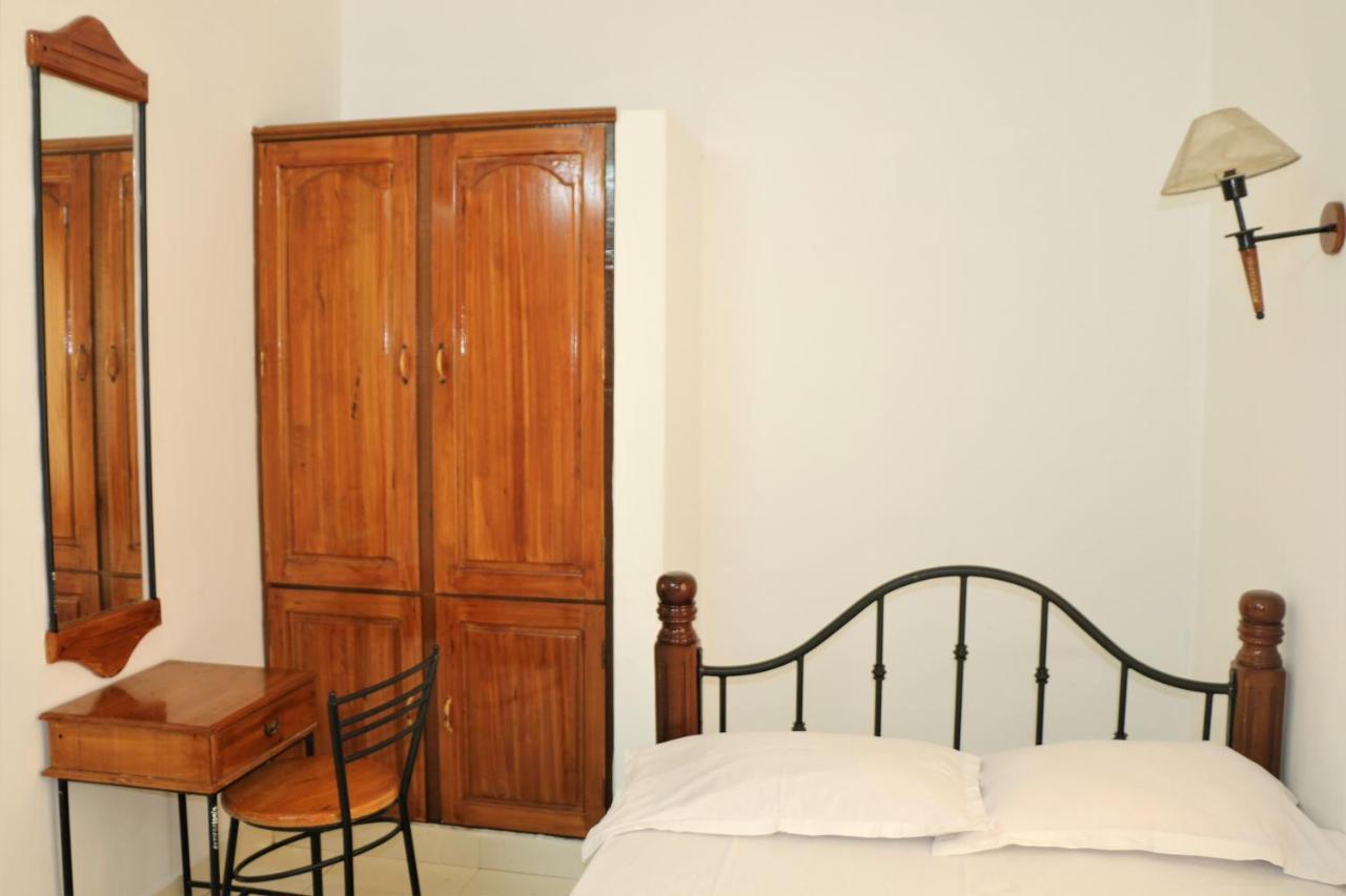 East Coast Hotel Thiruvananthapuram Екстериор снимка