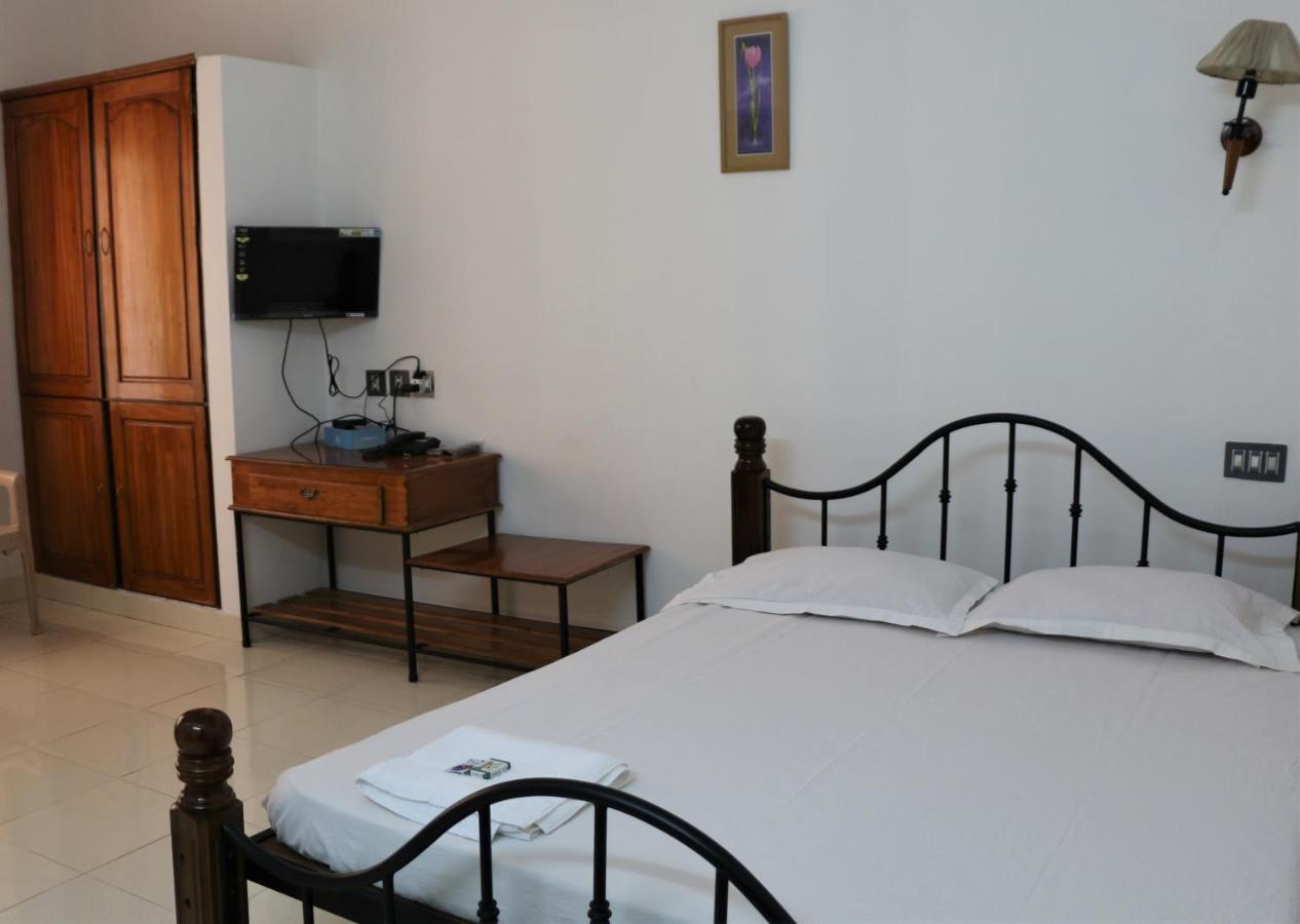 East Coast Hotel Thiruvananthapuram Екстериор снимка