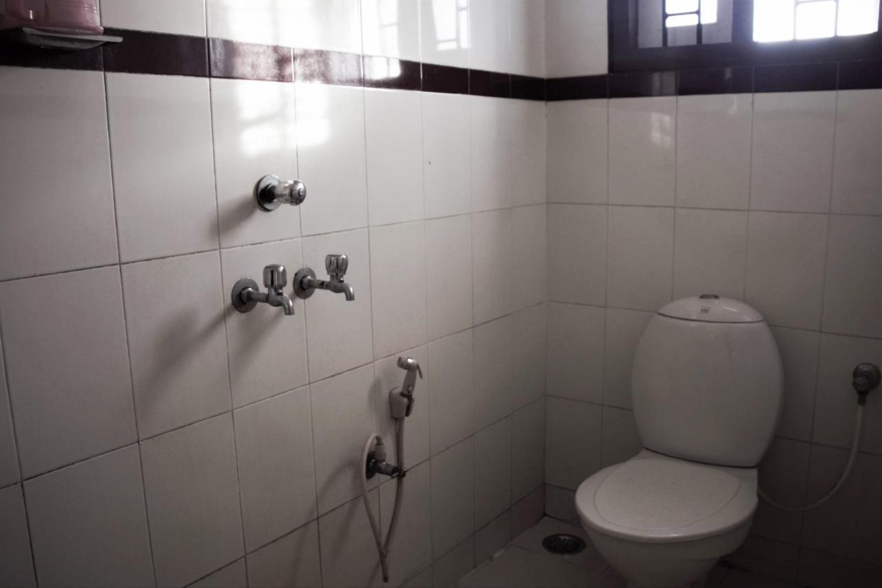 East Coast Hotel Thiruvananthapuram Екстериор снимка