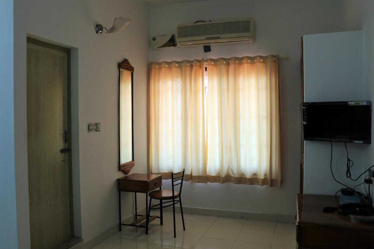 East Coast Hotel Thiruvananthapuram Екстериор снимка