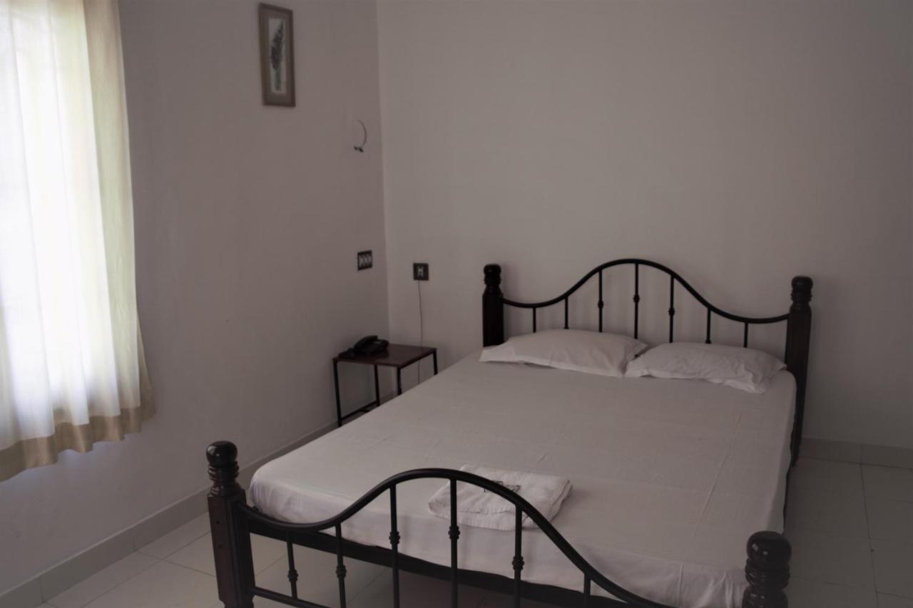 East Coast Hotel Thiruvananthapuram Екстериор снимка
