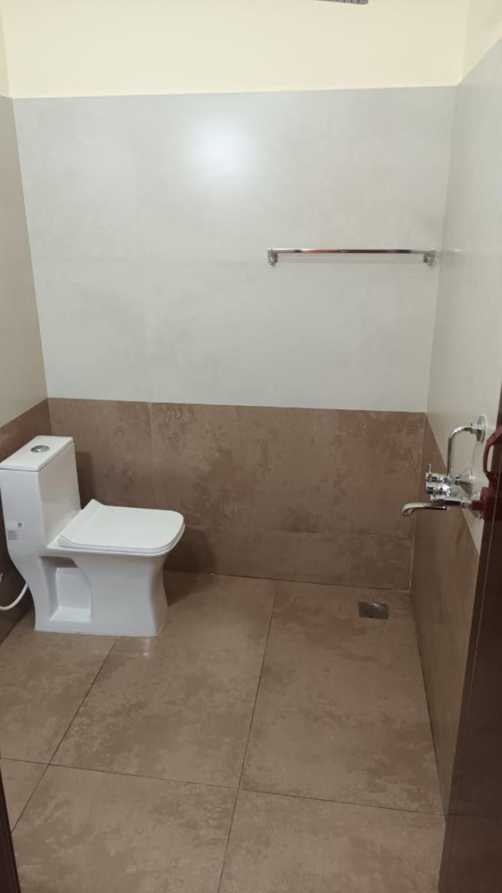 East Coast Hotel Thiruvananthapuram Екстериор снимка