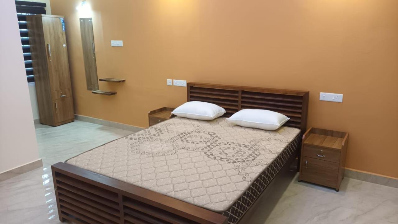 East Coast Hotel Thiruvananthapuram Екстериор снимка