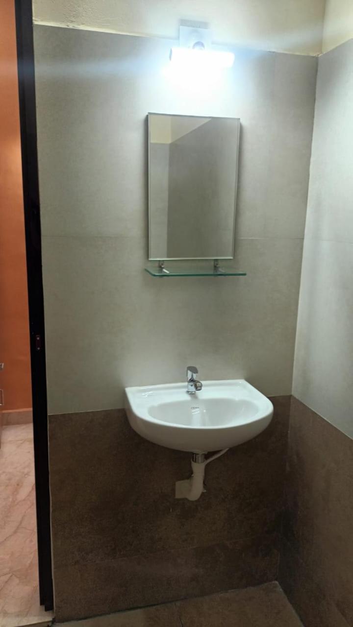 East Coast Hotel Thiruvananthapuram Екстериор снимка