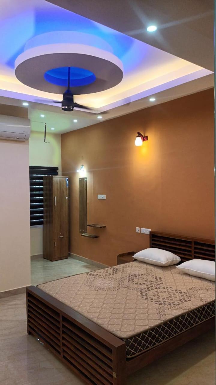 East Coast Hotel Thiruvananthapuram Екстериор снимка